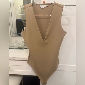 Good american tan bodysuit size small, EUC, worn once, no  flaws